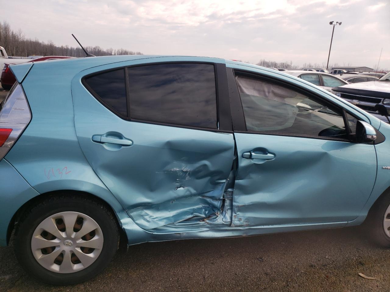 Photo 9 from auction – 2012 TOYOTA PRIUS C with VIN JTDKDTB36C1010620