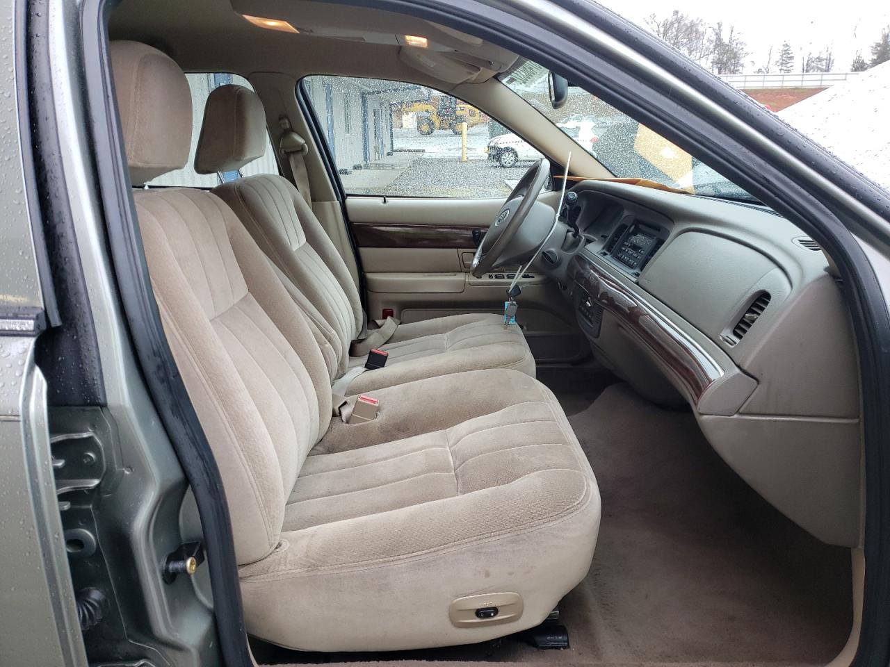 Photo 5 from auction – 2003 MERCURY GRAND MARQ with VIN 2MEFM75W93X684720
