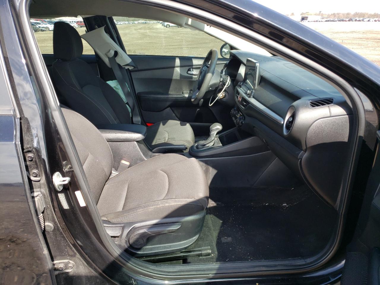 Photo 5 from auction – 2019 KIA FORTE FE with VIN 3KPF24AD3KE121130