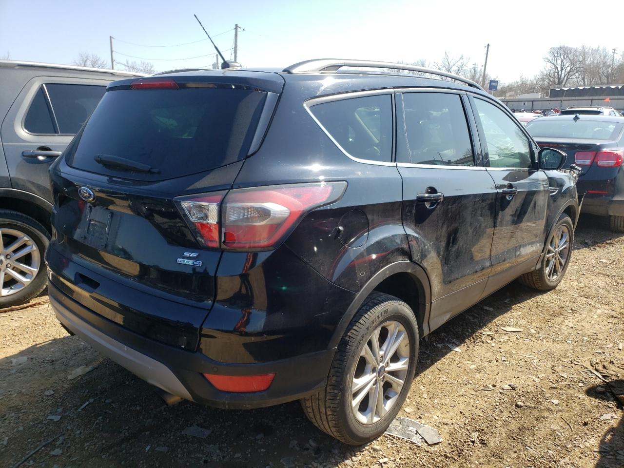 Photo 4 from auction – 2017 FORD ESCAPE SE with VIN 1FMCU9G96HUA33076