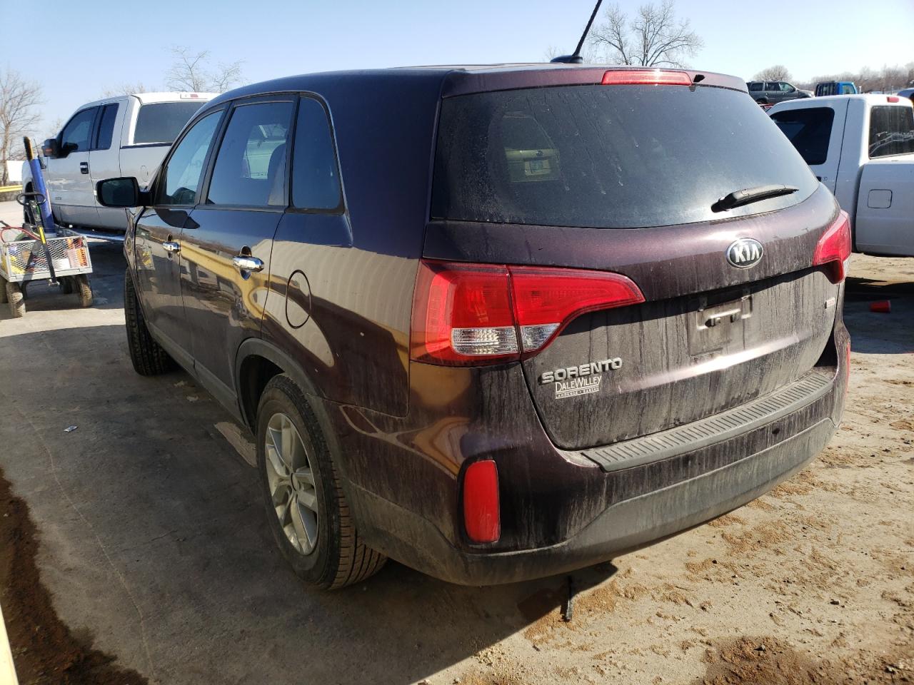 Photo 3 from auction – 2015 KIA SORENTO LX with VIN 5XYKT3A62FG594016