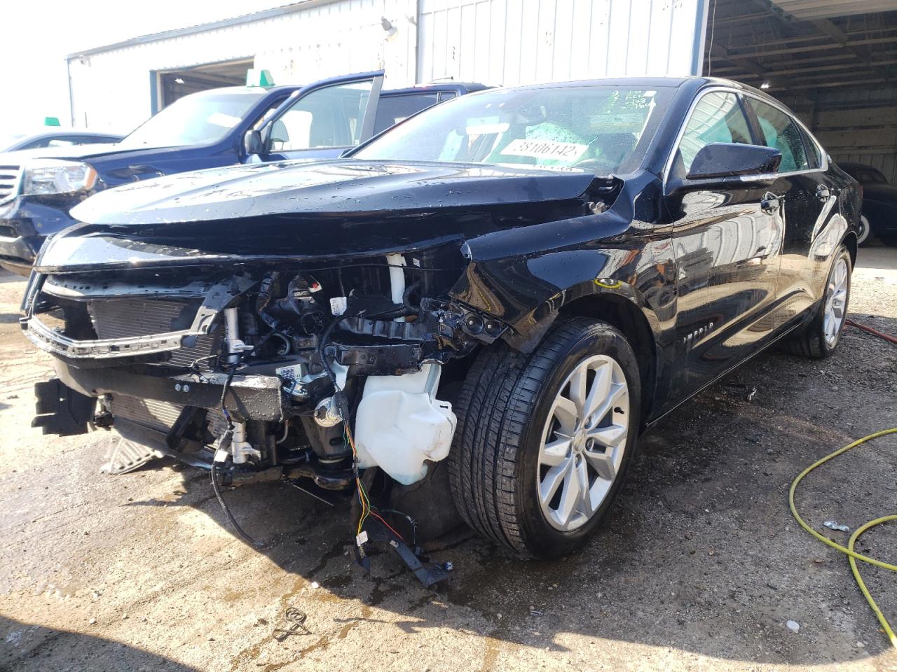 Photo 2 from auction – 2017 CHEVROLET IMPALA LT with VIN 2G1105S35H9178697