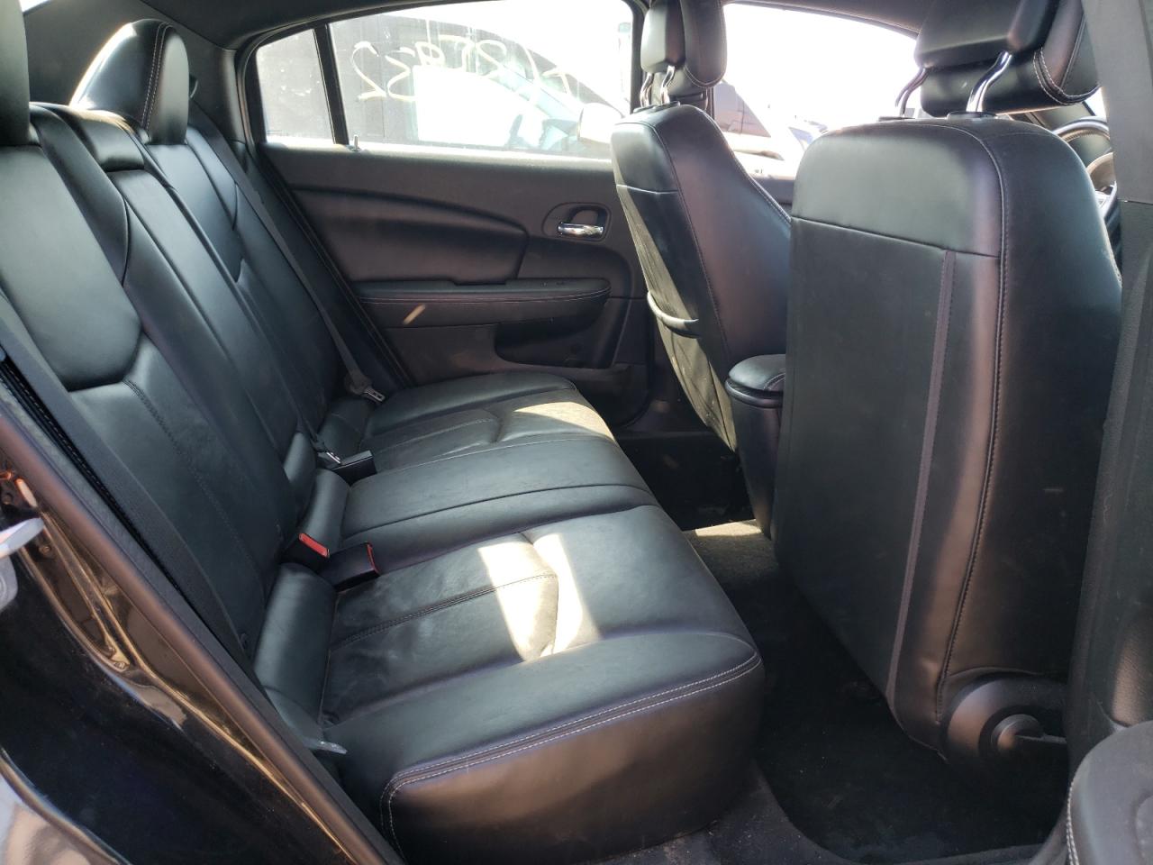 Photo 6 from auction – 2011 CHRYSLER 200 LIMITE with VIN 1C3BC2FG2BN517858