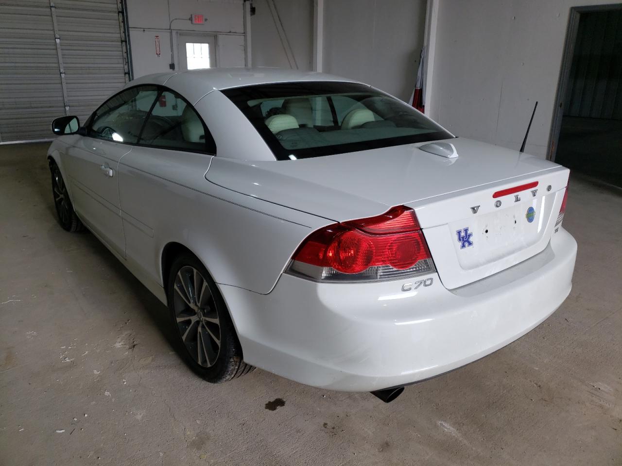Photo 3 from auction – 2010 VOLVO C70 T5 with VIN YV1672MC5AJ090841