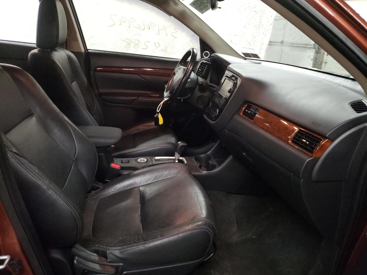 Photo 5 from auction – 2014 MITSUBISHI OUTLANDER with VIN JA4AZ3A34EZ005977