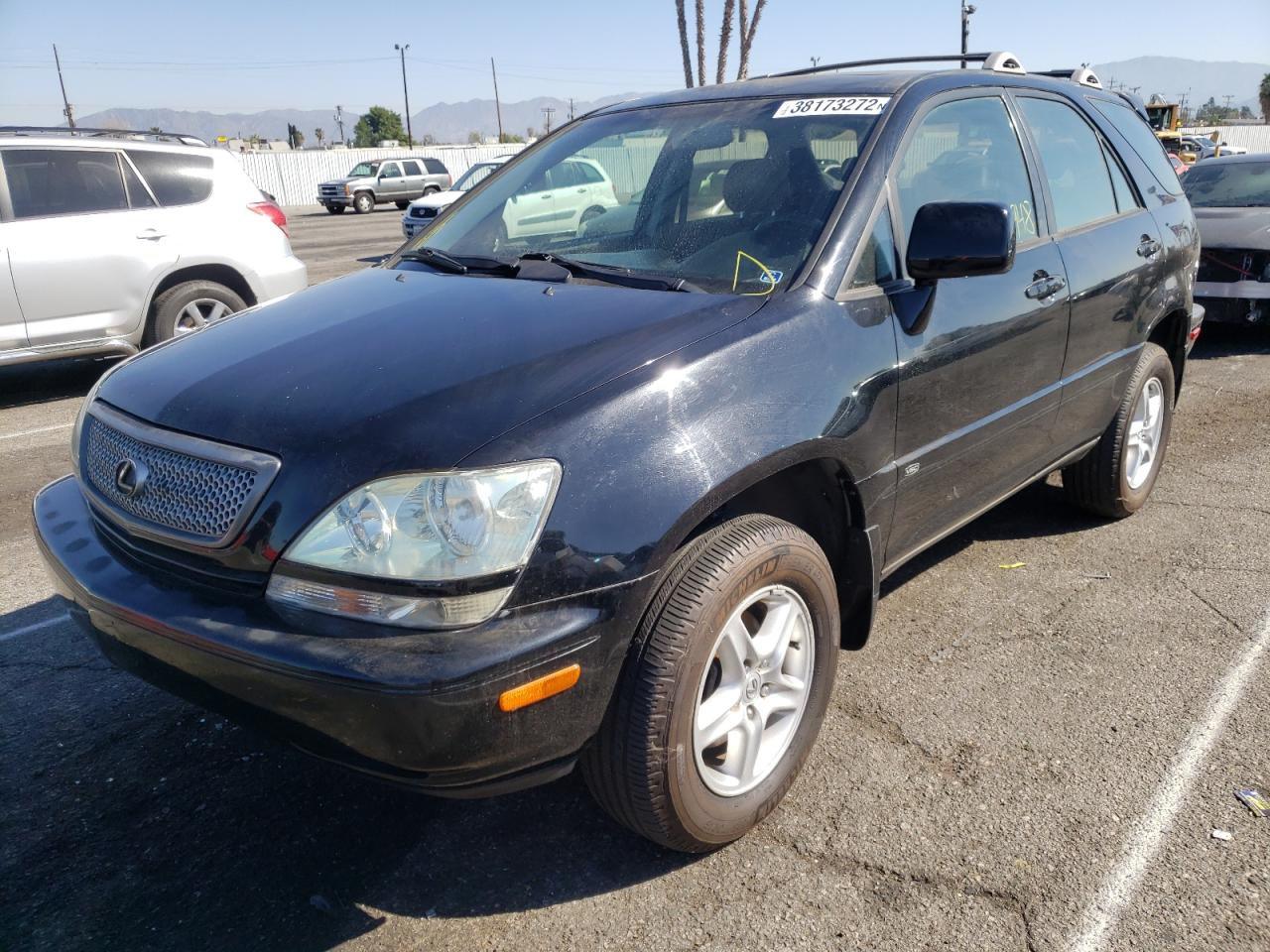 Photo 2 from auction – 2001 LEXUS RX 300 with VIN JTJHF10U610210532