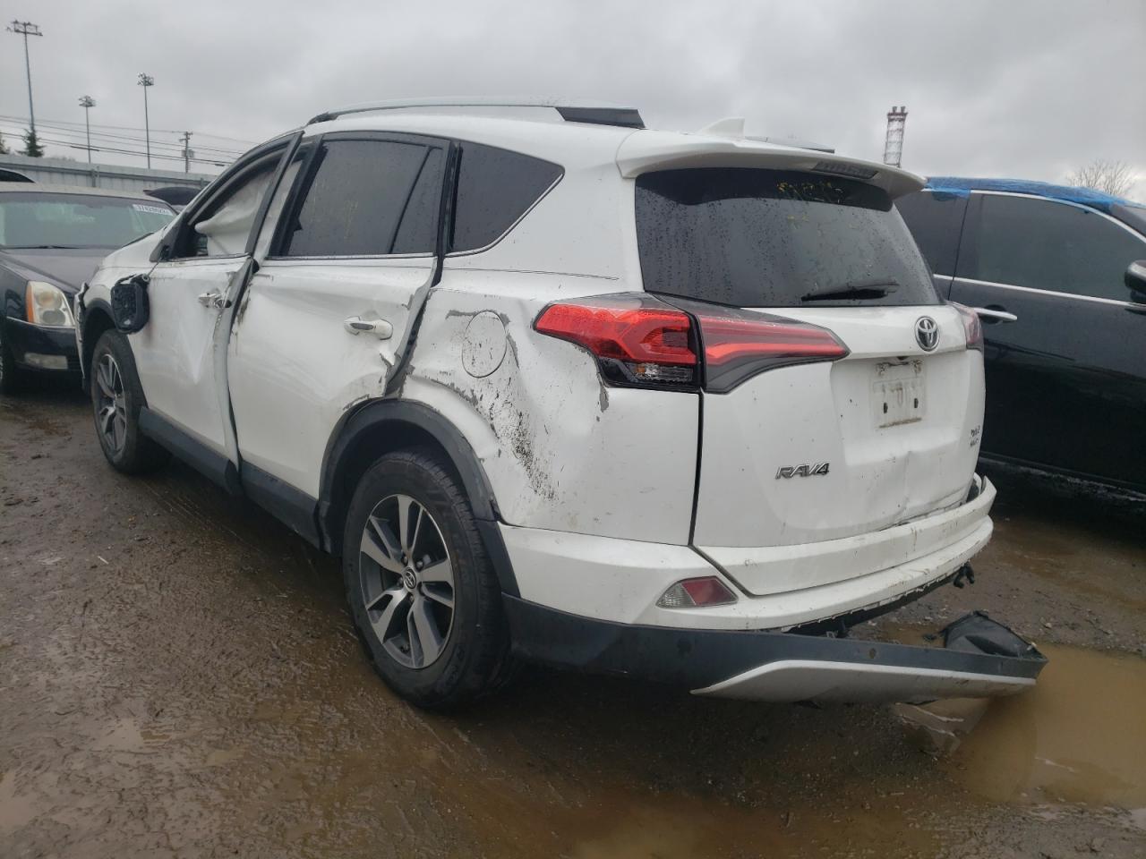 Photo 3 from auction – 2016 TOYOTA RAV4 XLE with VIN 2T3RFREV7GW478095