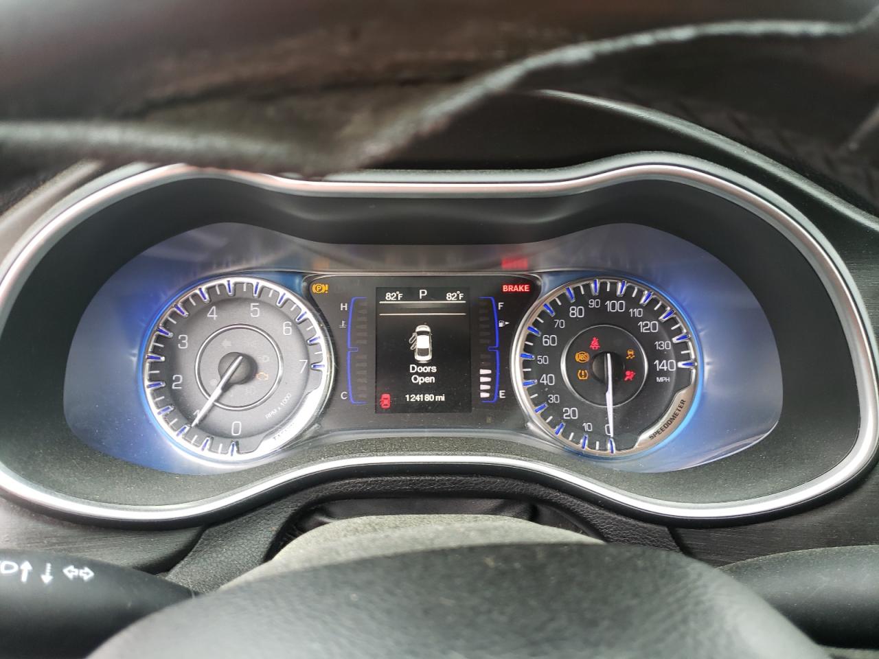 Photo 8 from auction – 2015 CHRYSLER 200 LIMITE with VIN 1C3CCCAB2FN631399