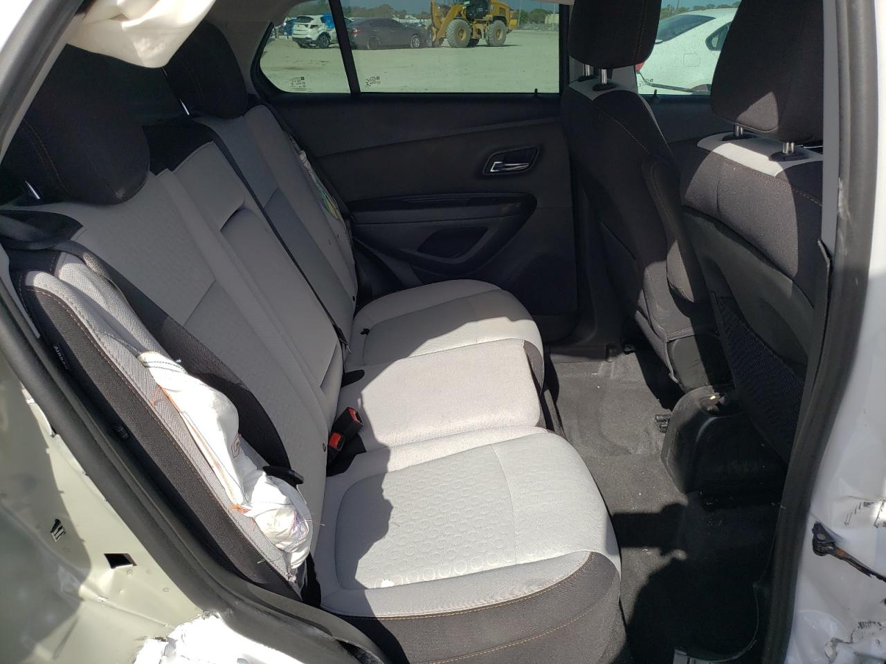 Photo 6 from auction – 2020 CHEVROLET TRAX LS with VIN 3GNCJKSB8LL152532