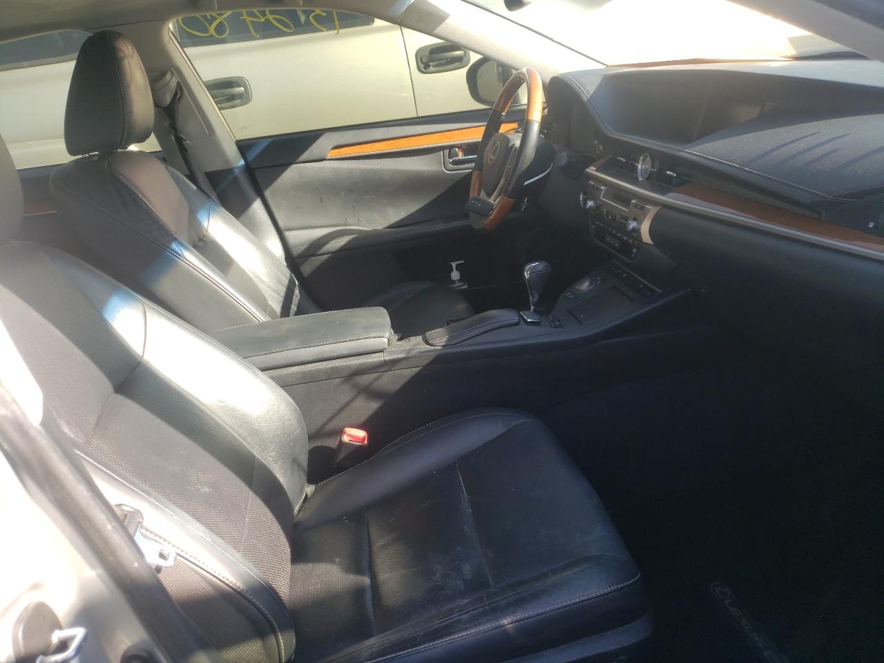 Photo 5 from auction – 2014 LEXUS ES 300H with VIN JTHBW1GG6E2070015