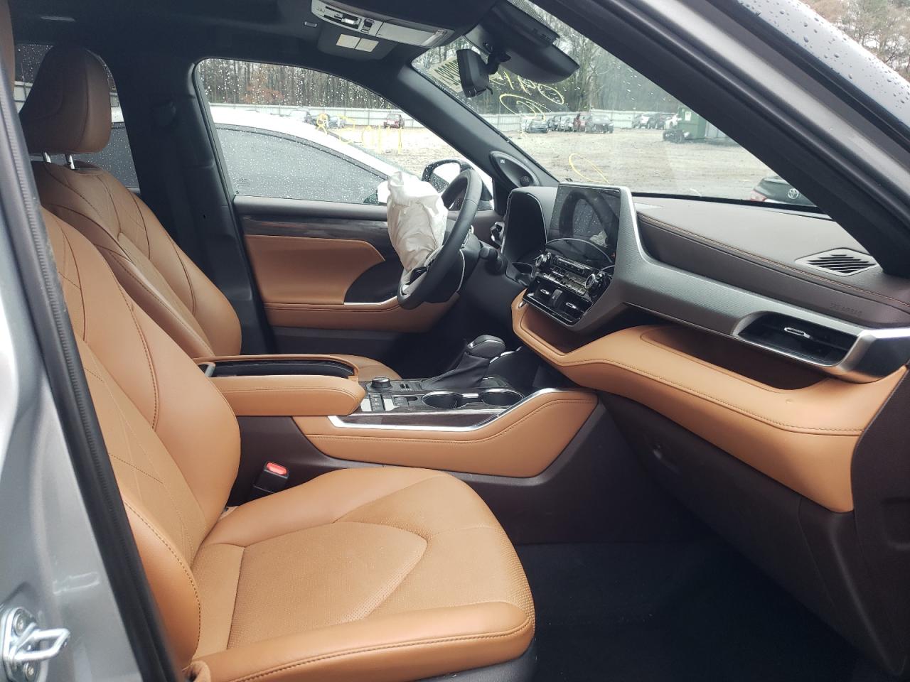 Photo 5 from auction – 2021 TOYOTA HIGHLANDER with VIN 5TDFZRBH9MS091599