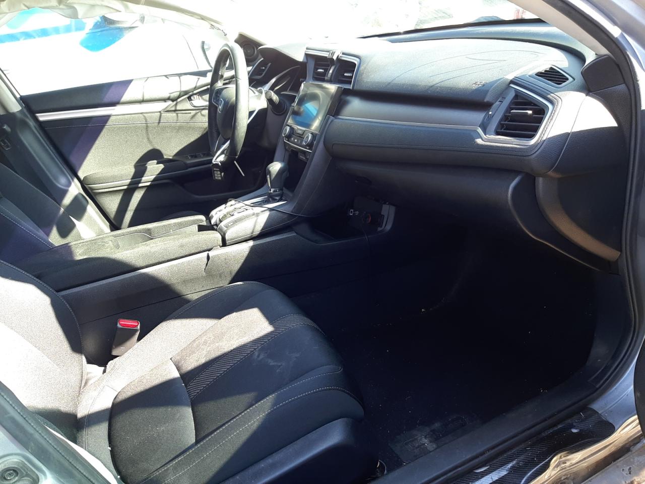 Photo 5 from auction – 2018 HONDA CIVIC EX with VIN JHMFC1F33JX016094