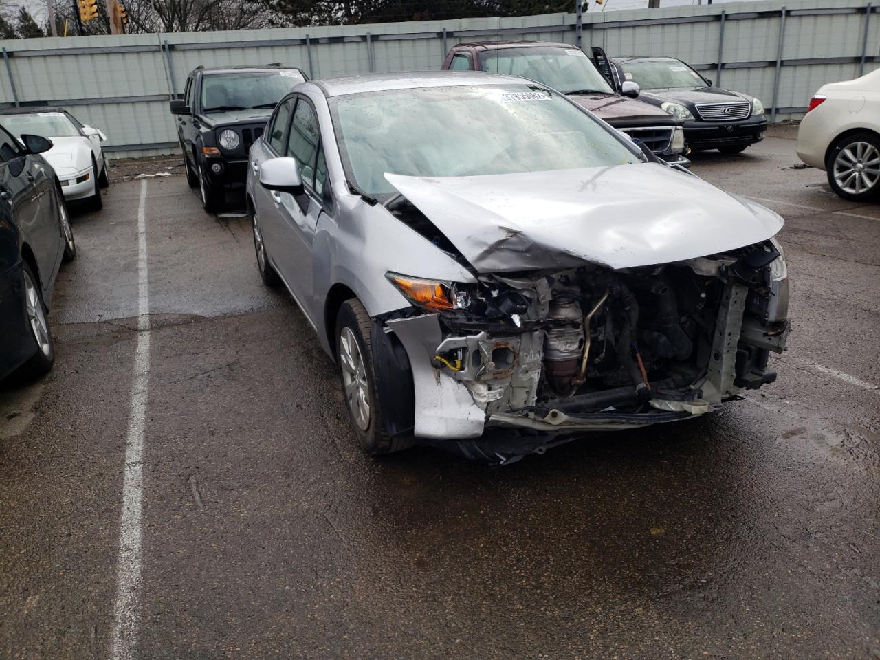 Photo 9 from auction – 2012 HONDA CIVIC LX with VIN 19XFB2F51CE041610