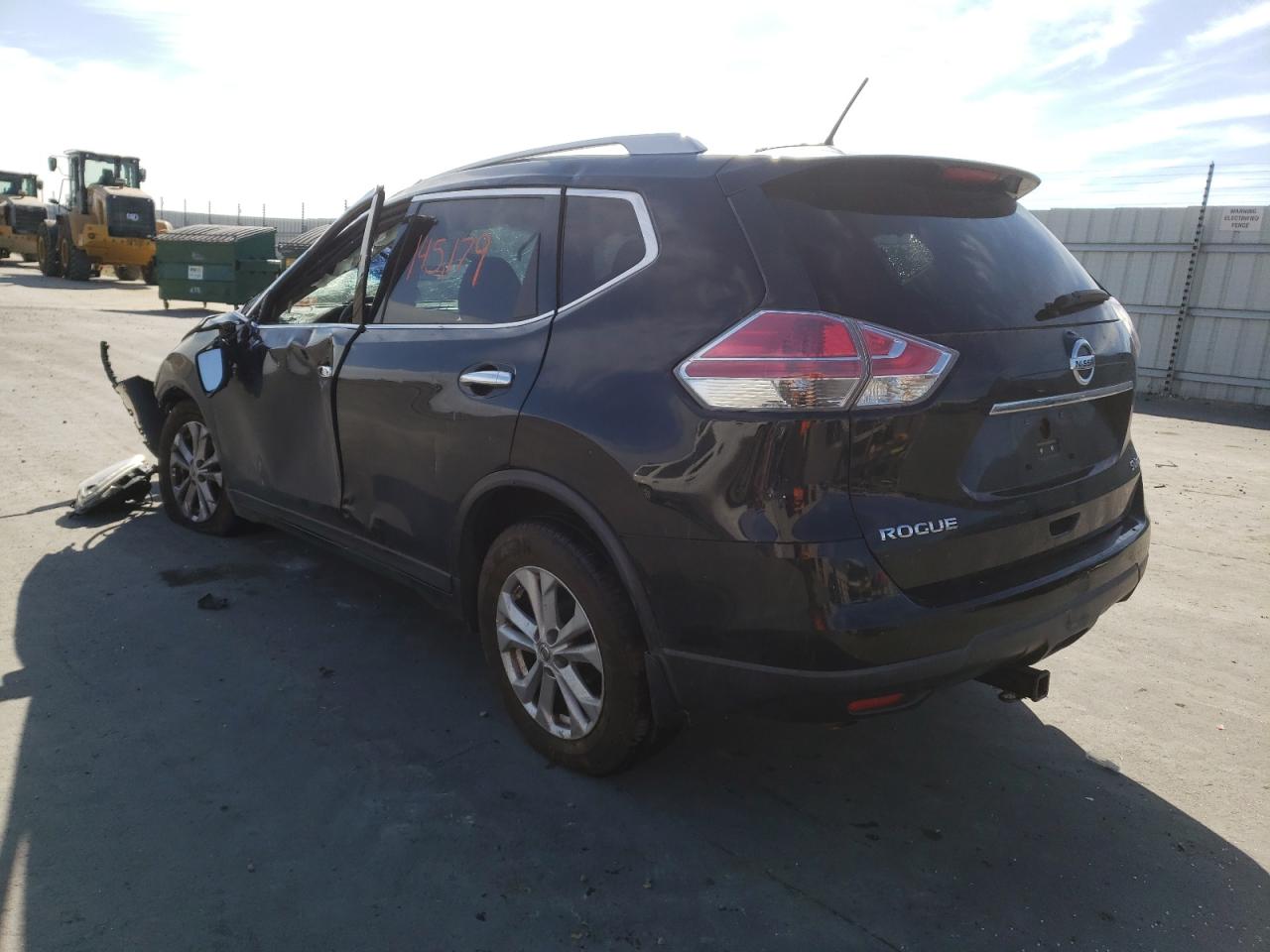 Photo 3 from auction – 2015 NISSAN ROGUE S with VIN KNMAT2MV4FP511076