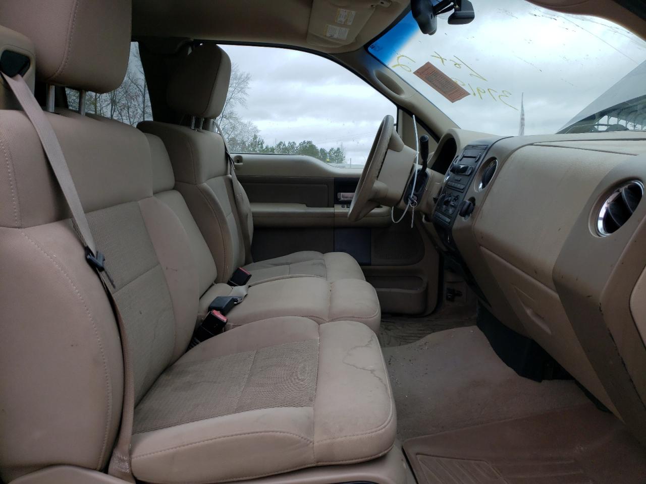 Photo 5 from auction – 2005 FORD F150 with VIN 1FTRX12535KB78059