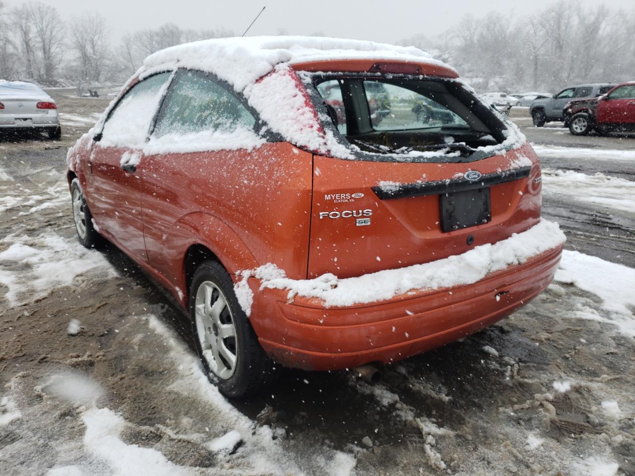 Photo 3 from auction – 2005 FORD FOCUS with VIN 3FAFP31N85R145902