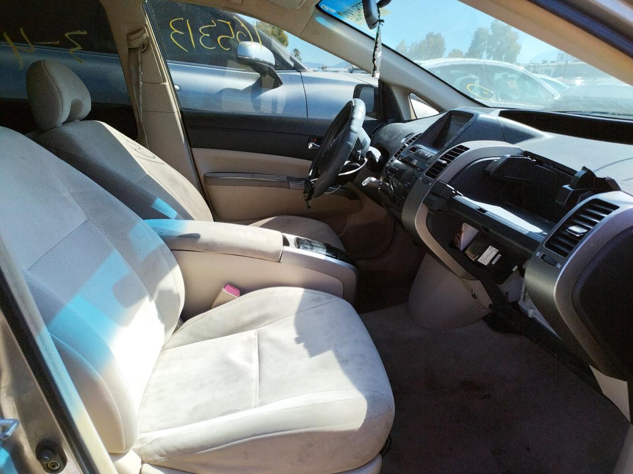 Photo 5 from auction – 2004 TOYOTA PRIUS with VIN JTDKB20U040013547