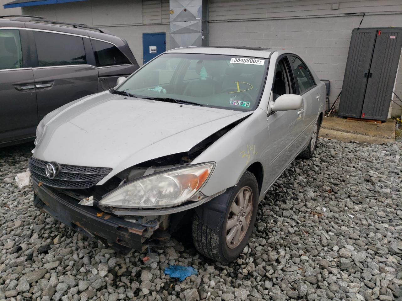 Photo 2 from auction – 2002 TOYOTA CAMRY LE with VIN 4T1BE30K32U111887