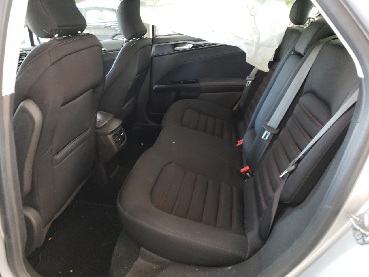 Photo 6 from auction – 2016 FORD FUSION SE with VIN 3FA6P0H99GR267324