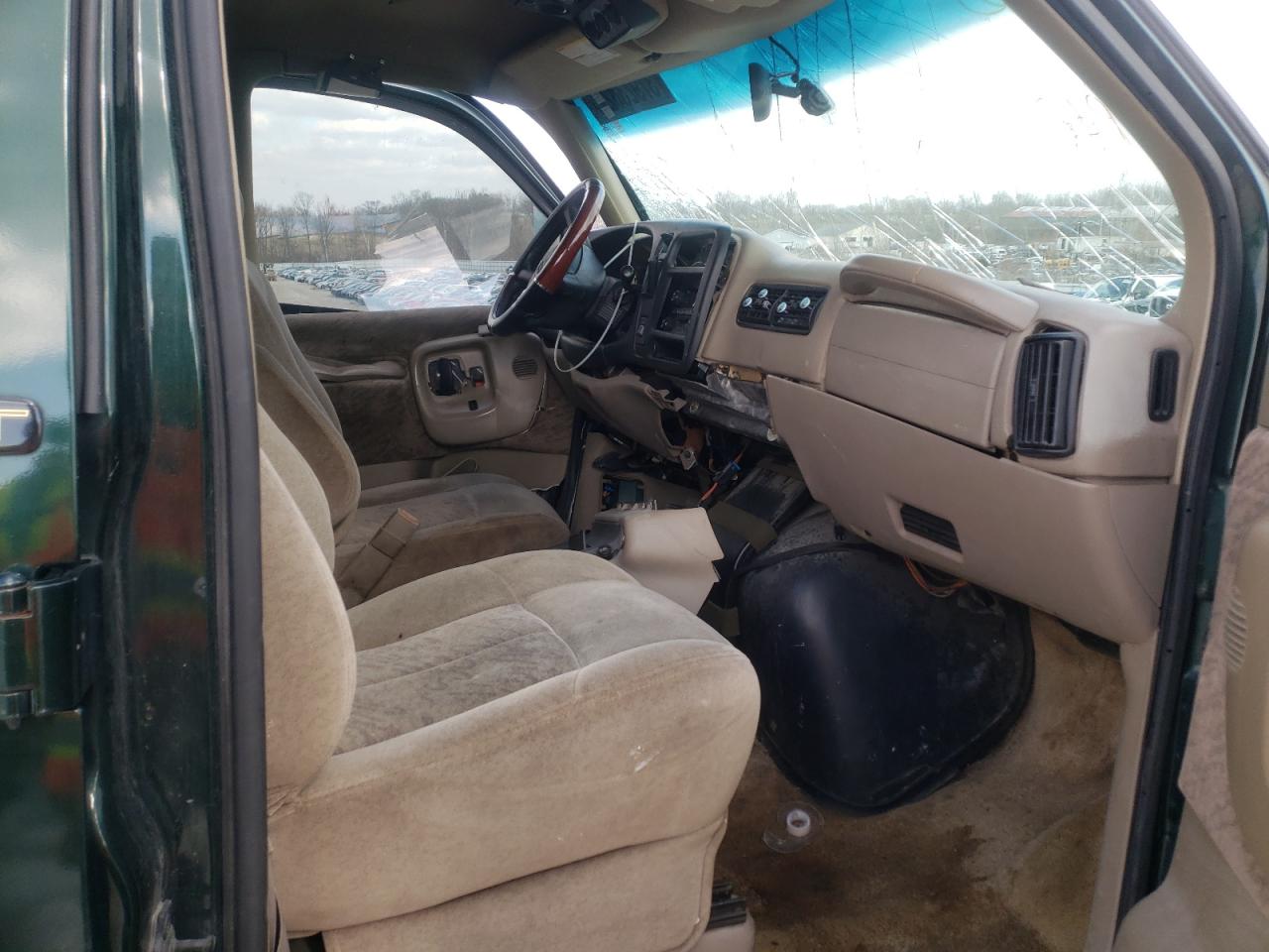 Photo 5 from auction – 2002 CHEVROLET EXPRESS G1 with VIN 1GNFG65R721149445