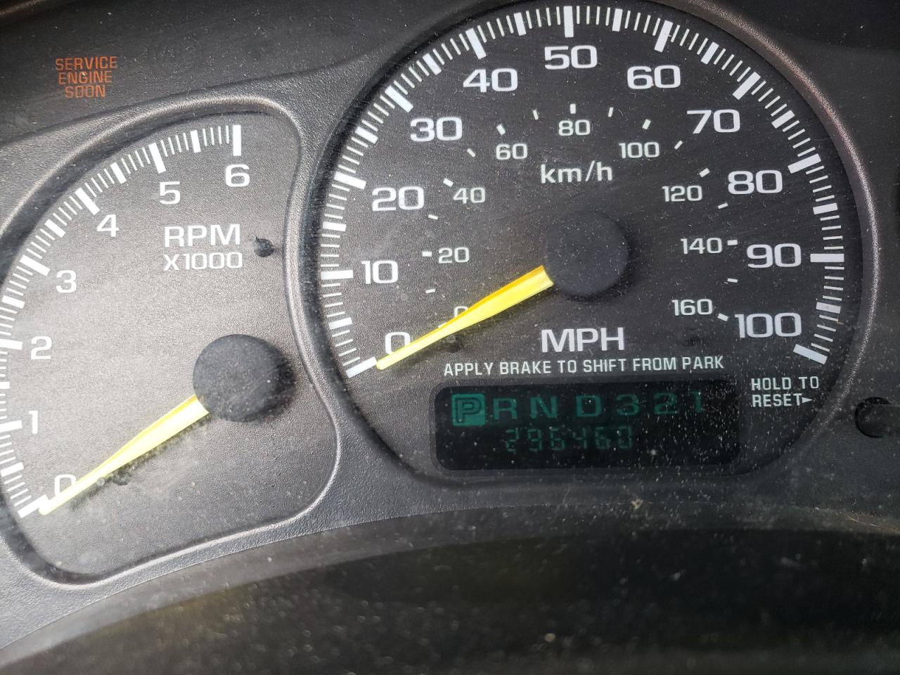 Photo 8 from auction – 2000 CHEVROLET SILVERADO with VIN 2GCEC19TXY1147989