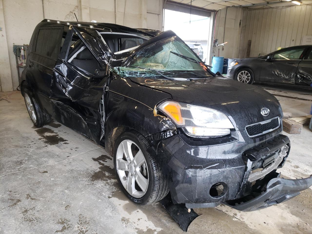 KIA SOUL + 2010 with VIN KNDJT2A29A7054994 - Photo from auction