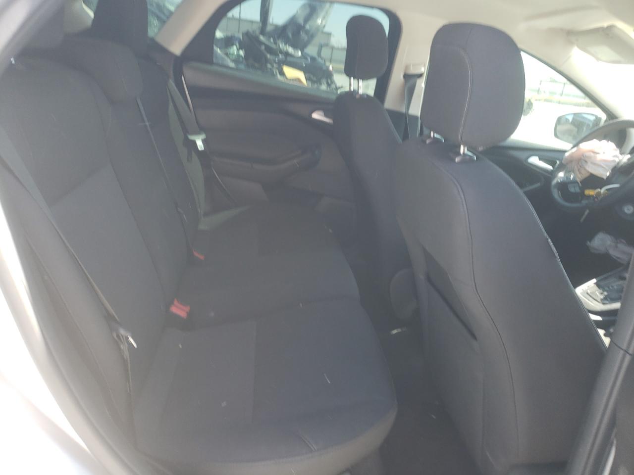 Photo 6 from auction – 2018 FORD FOCUS SE with VIN 1FADP3K21JL331737