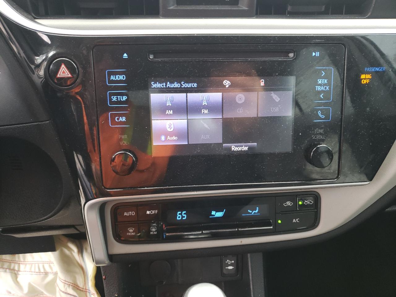 Photo 9 from auction – 2018 TOYOTA COROLLA L with VIN 2T1BURHE5JC029745