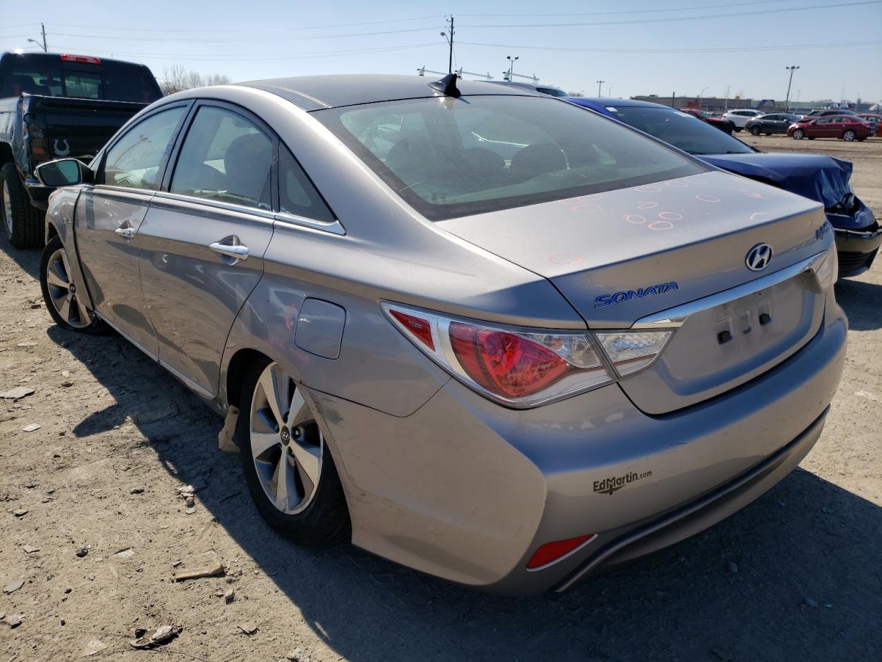 Photo 3 from auction – 2011 HYUNDAI SONATA HYB with VIN KMHEC4A44BA007810