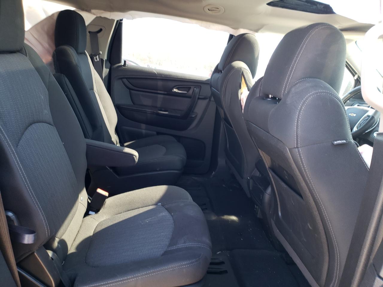 Photo 6 from auction – 2015 CHEVROLET TRAVERSE L with VIN 1GNKRGKD0FJ150272