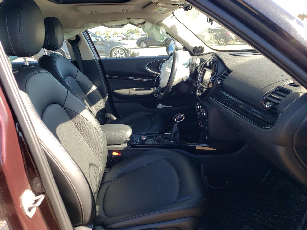 Photo 5 from auction – 2016 MINI COOPER CLU with VIN WMWLN5C54G2E06963