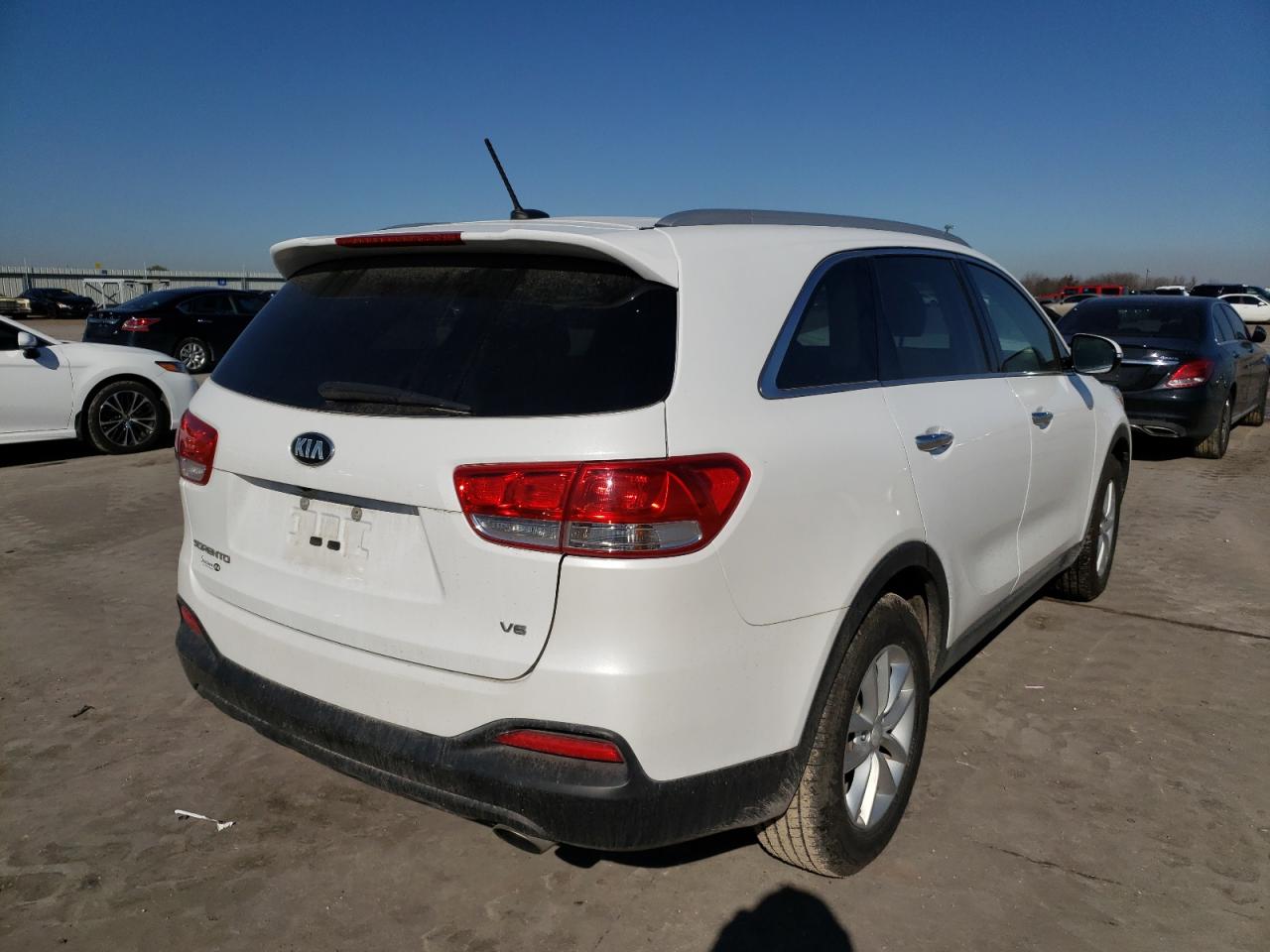 Photo 4 from auction – 2018 KIA SORENTO LX with VIN 5XYPG4A52JG401282