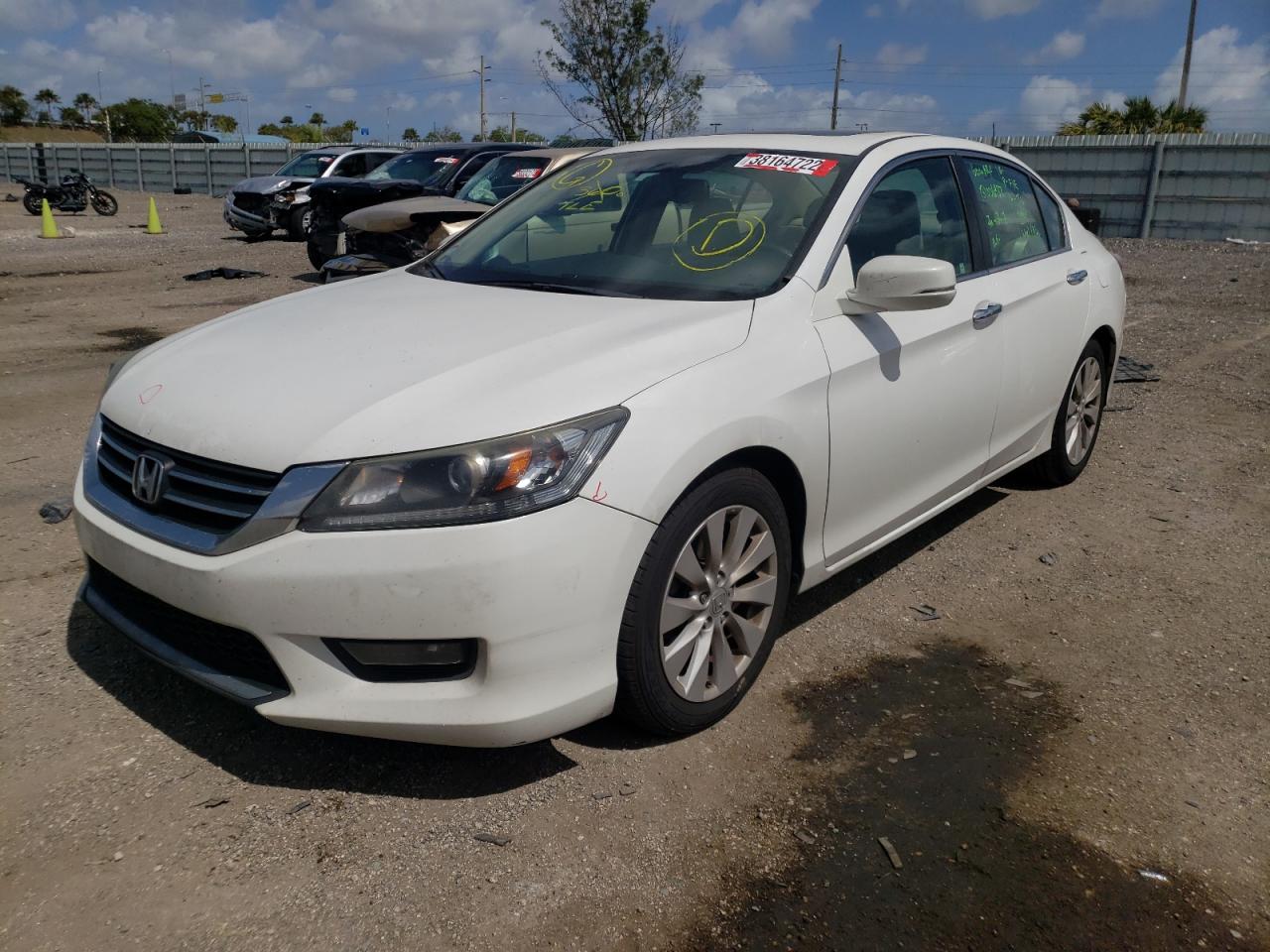 Photo 2 from auction – 2015 HONDA ACCORD EXL with VIN 1HGCR2F86FA133572