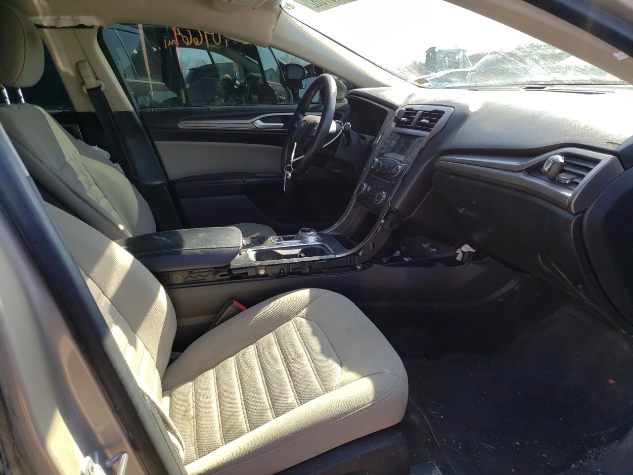 Photo 5 from auction – 2017 FORD FUSION S with VIN 3FA6P0G78HR342791