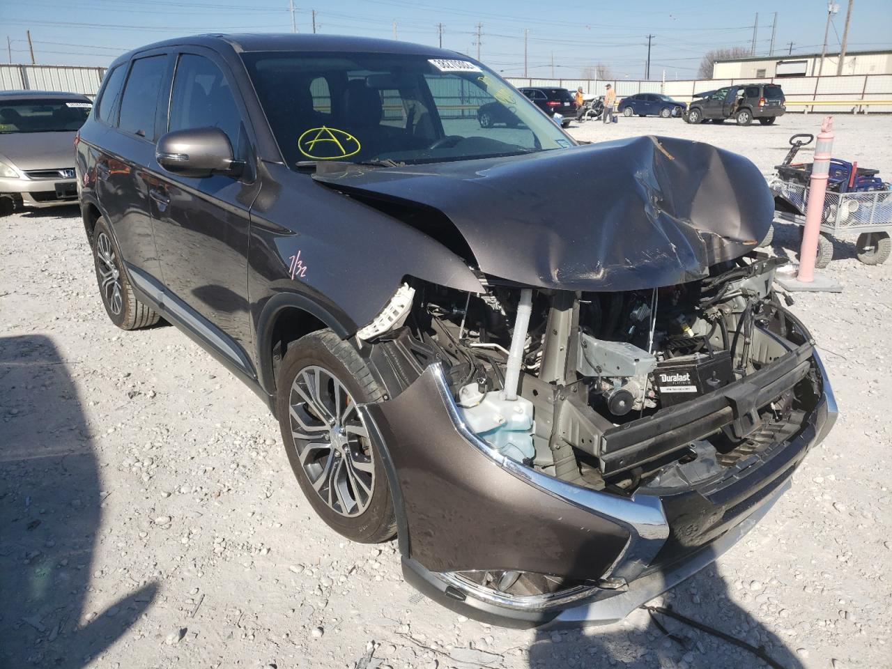 MITSUBISHI OUTLANDER 2018 with VIN JA4AD3A3XJZ014806 - Photo from auction