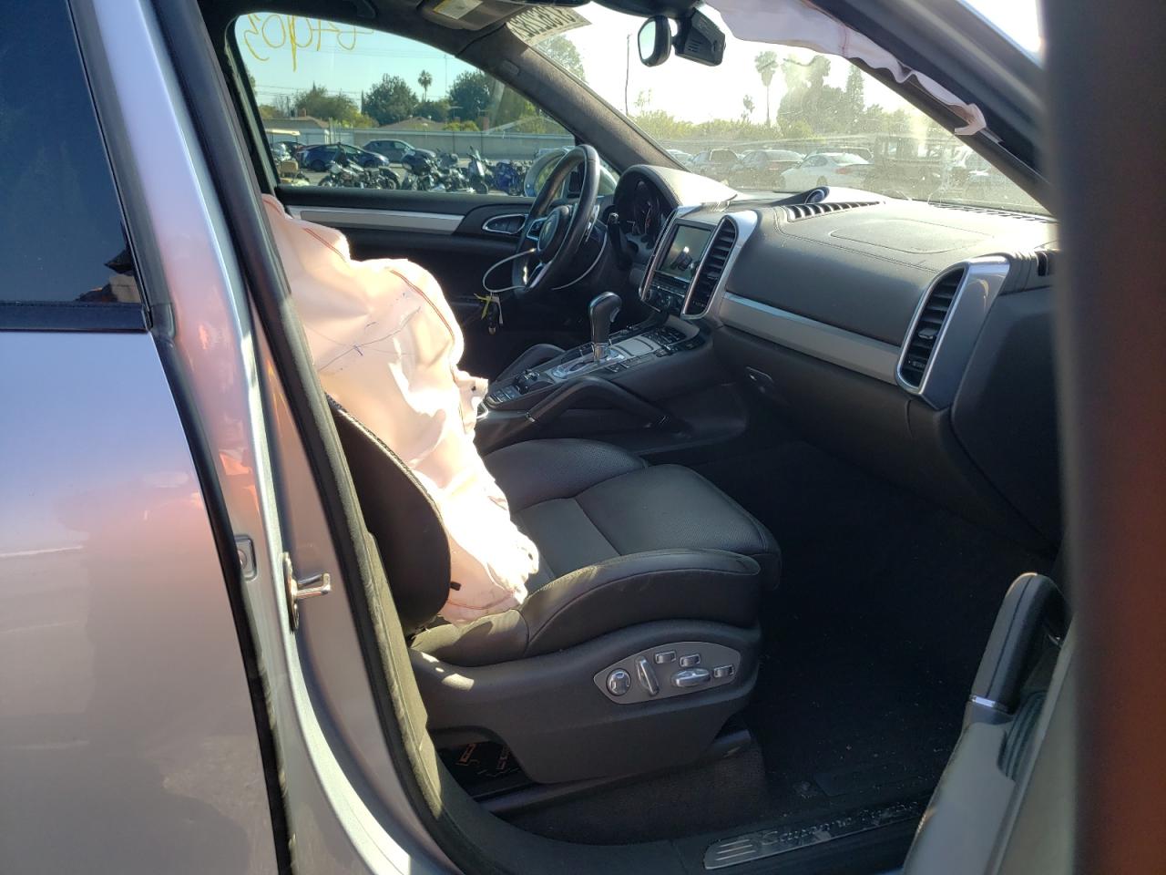 Photo 5 from auction – 2016 PORSCHE CAYENNE TU with VIN WP1AC2A2XGLA88442