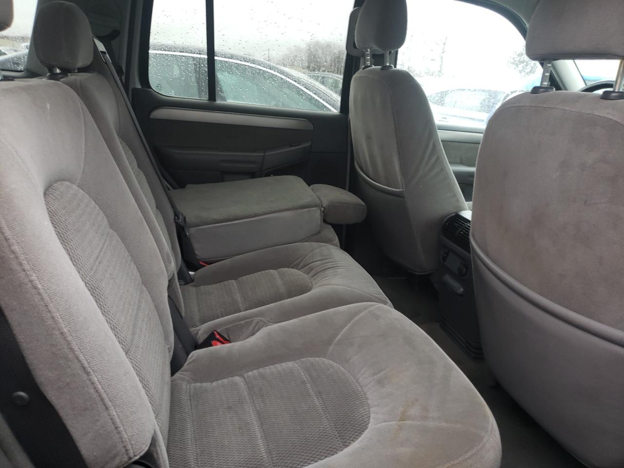 Photo 6 from auction – 2004 FORD EXPLORER X with VIN 1FMZU73K64UB33938
