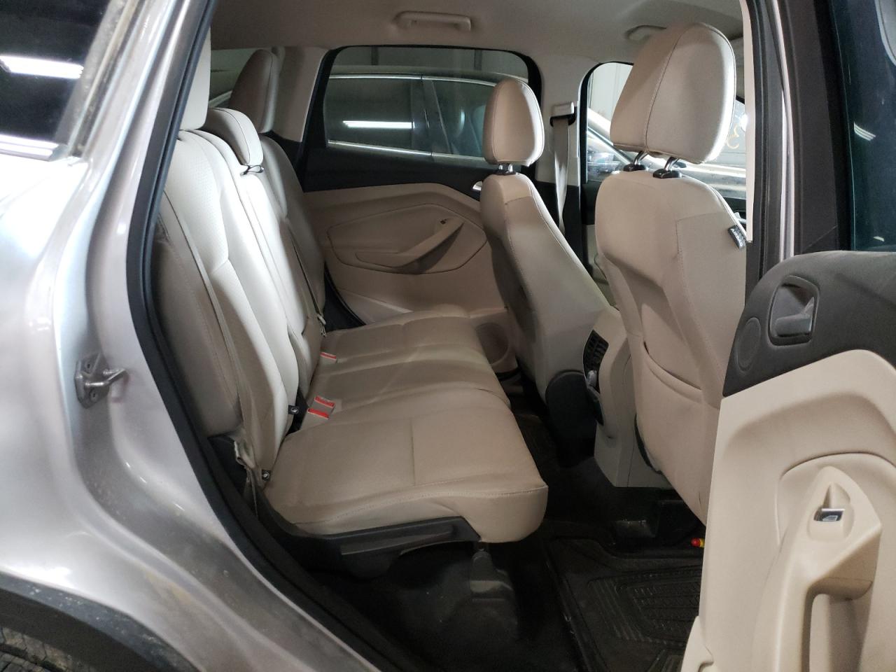 Photo 6 from auction – 2017 FORD ESCAPE SE with VIN 1FMCU9GD1HUB46020