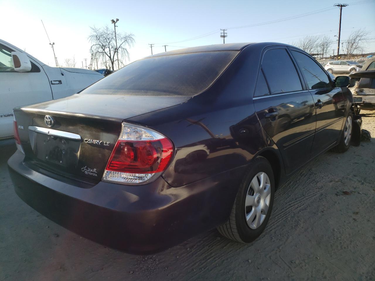 Photo 4 from auction – 2003 TOYOTA CAMRY LE with VIN 4T1BE32K93U663036