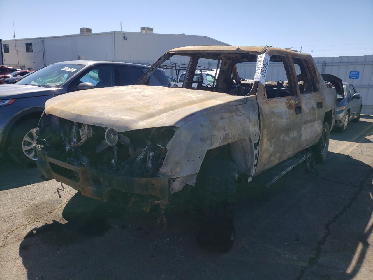 Photo 2 from auction – 2003 CHEVROLET AVALANCHE with VIN 3GNGK23G63G127680