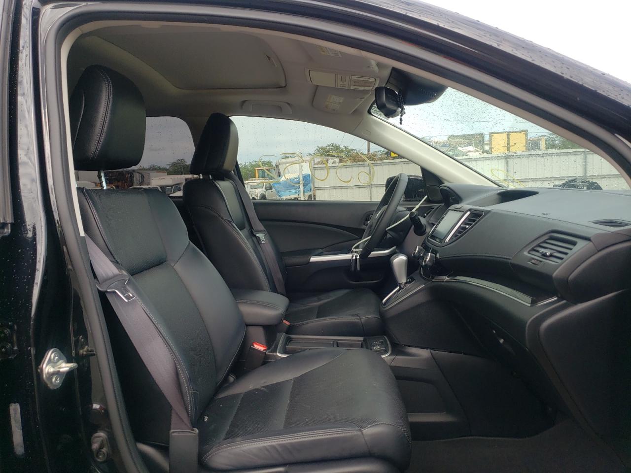 Photo 5 from auction – 2016 HONDA CR-V TOURI with VIN 5J6RM3H91GL000401