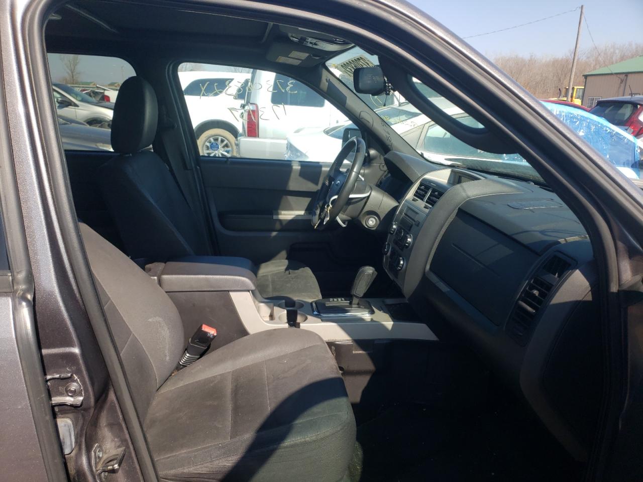 Photo 5 from auction – 2011 FORD ESCAPE XLT with VIN 1FMCU9DG3BKB28698