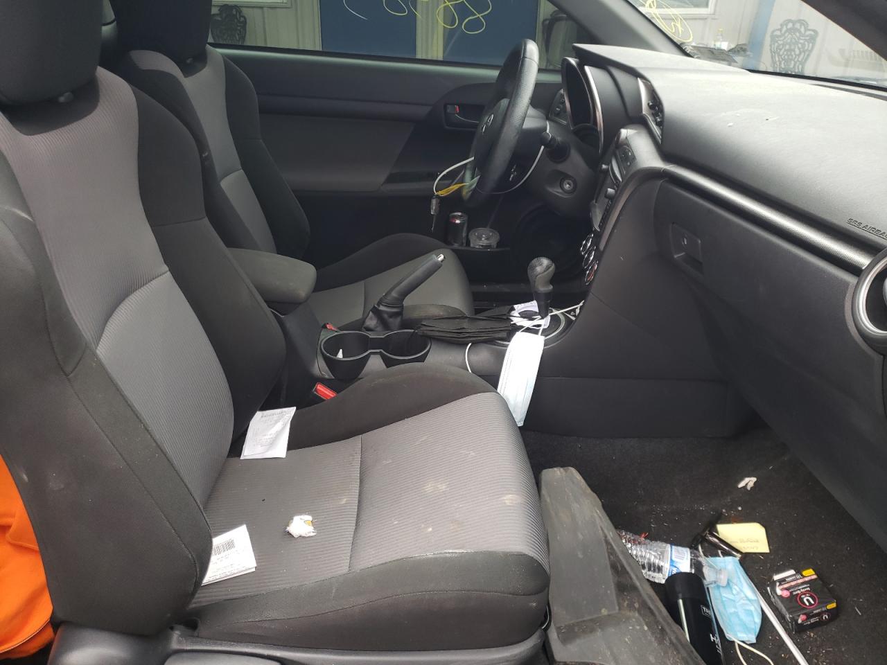 Photo 5 from auction – 2014 TOYOTA SCION TC with VIN JTKJF5C77E3076838