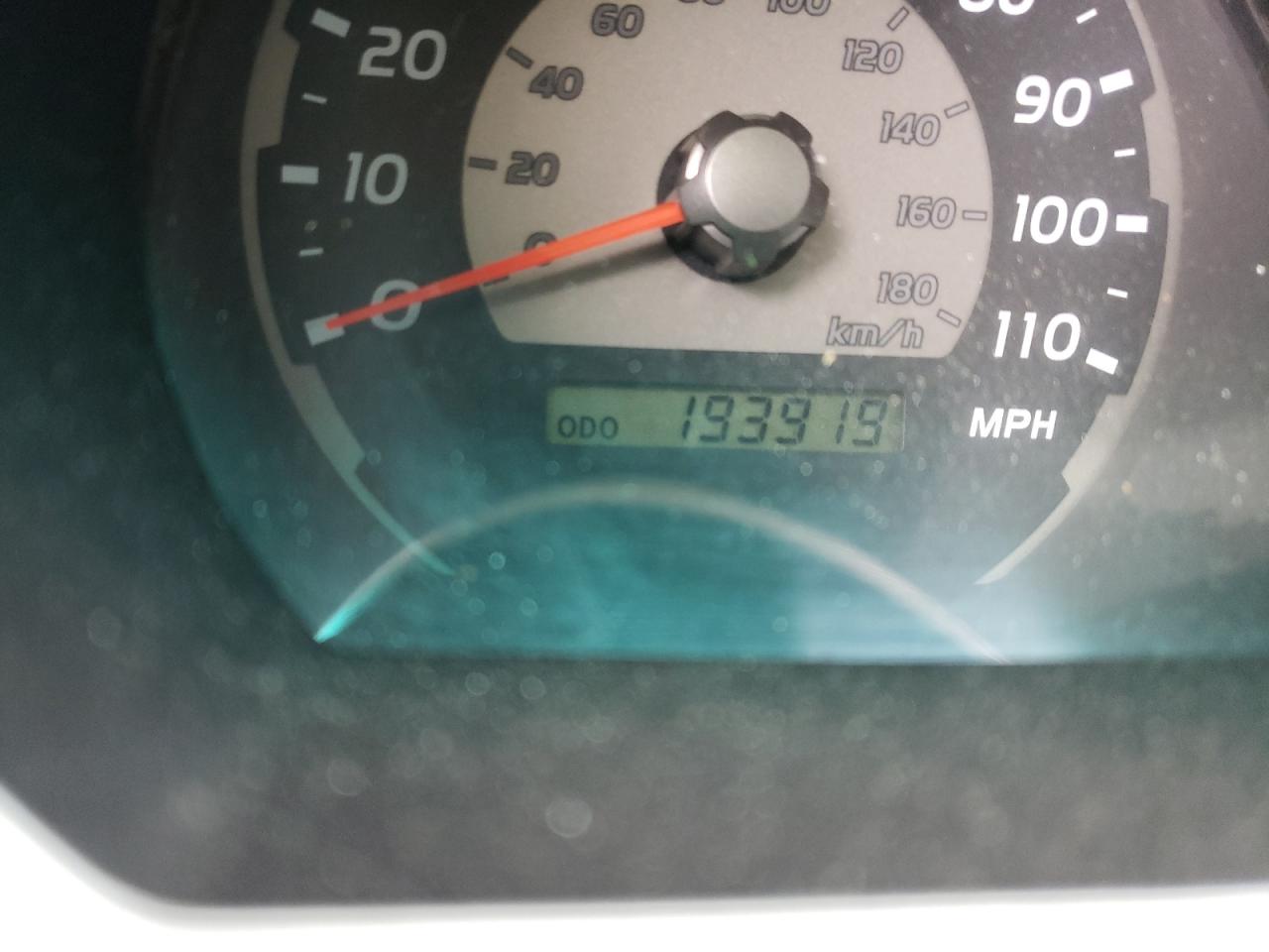 Photo 8 from auction – 2003 TOYOTA 4RUNNER SR with VIN JTEBU14R330014230
