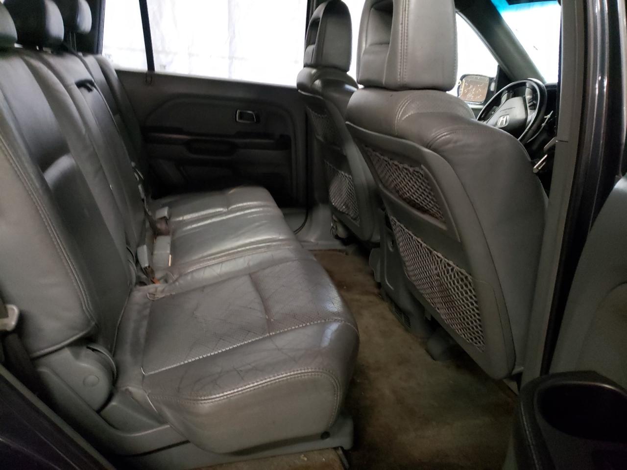 Photo 6 from auction – 2004 HONDA PILOT EXL with VIN 2HKYF18654H514578