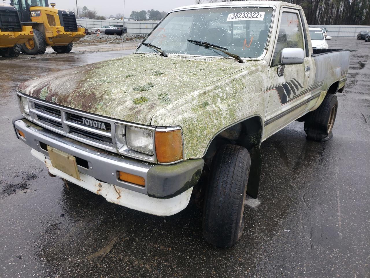 Photo 2 from auction – 1988 TOYOTA PICKUP RN6 with VIN JT4RN63A9J0212817