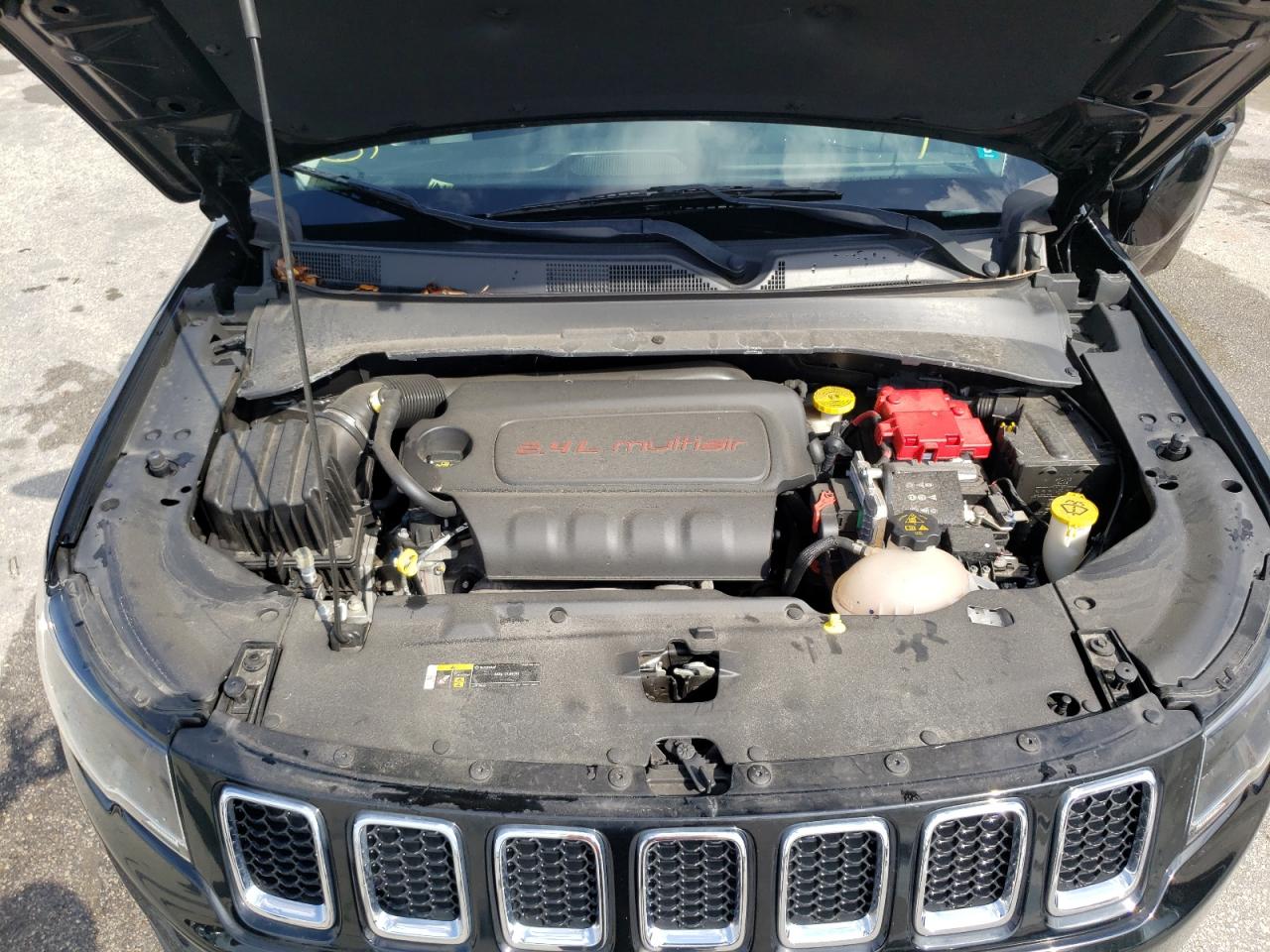 Фото 7 с аукциона – 2019 JEEP COMPASS LA с VIN 3C4NJCBB0KT814898