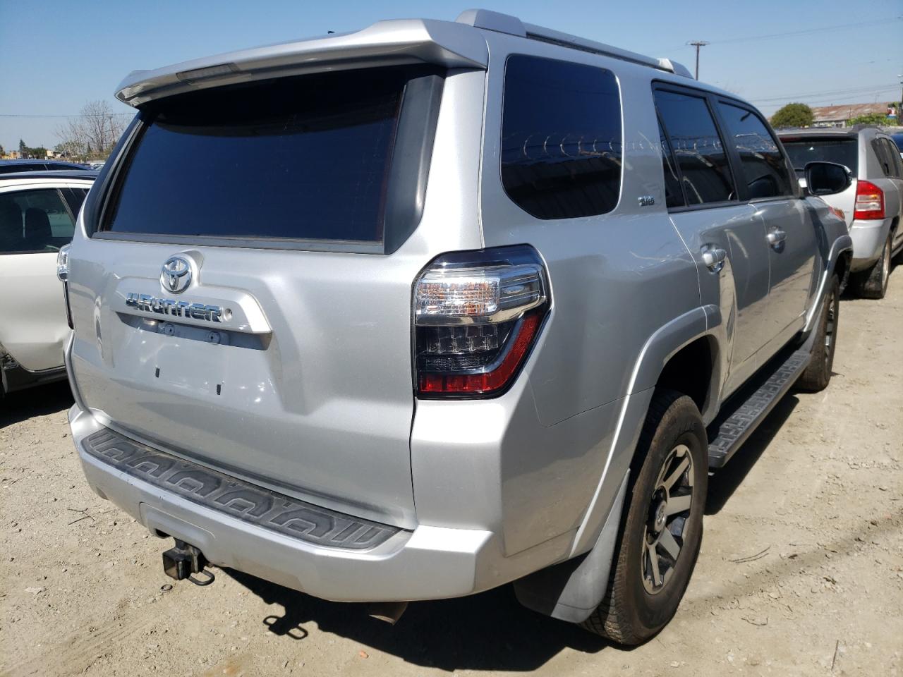 Photo 4 from auction – 2015 TOYOTA 4RUNNER SR with VIN JTEBU5JR4F5237962
