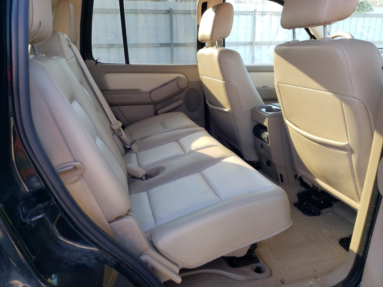 Photo 6 from auction – 2008 FORD EXPLORER E with VIN 1FMEU64E48UA45719