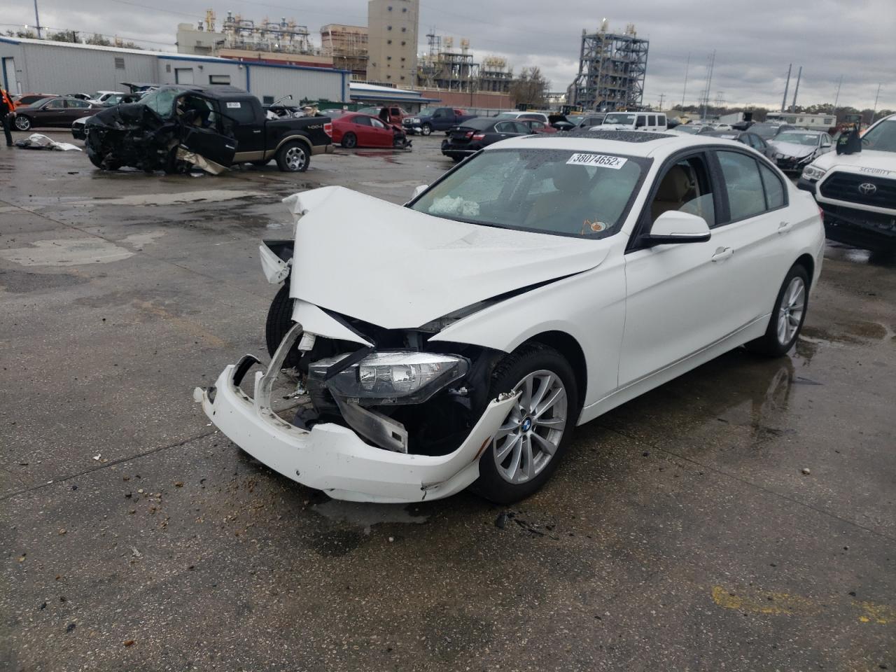 Photo 2 from auction – 2017 BMW 320 I with VIN WBA8E1G35HNU19015